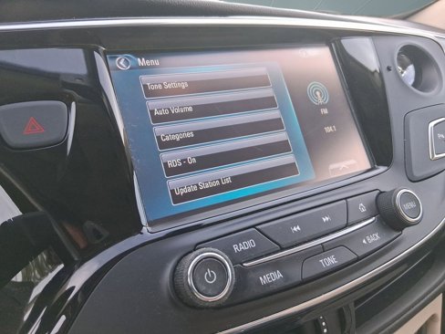 Used 2017 Buick Envision Essence image 24