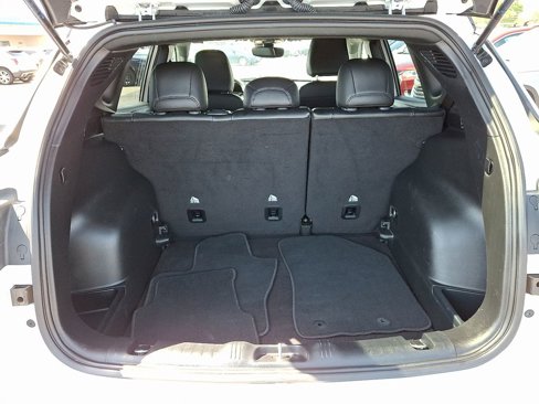 Used 2024 Jeep Compass Limited image 29