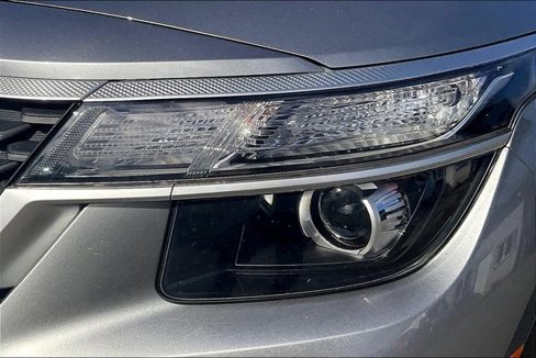 Used 2023 Kia Seltos LX image 8