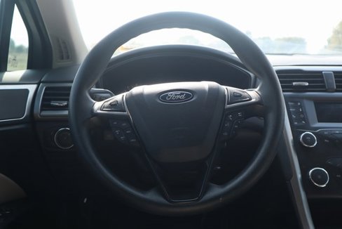Used 2020 Ford Fusion S image 4