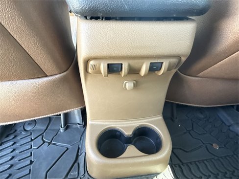 Used 2017 Jeep Wrangler Unlimited Sahara w/ Connectivity Group image 19
