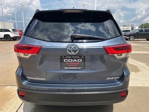 Used 2018 Toyota Highlander XLE image 4