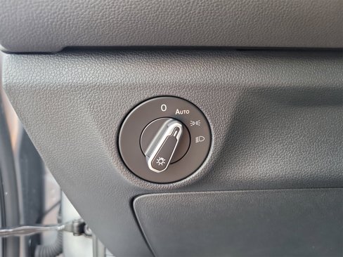 Certified 2025 Volkswagen Jetta Sport image 30