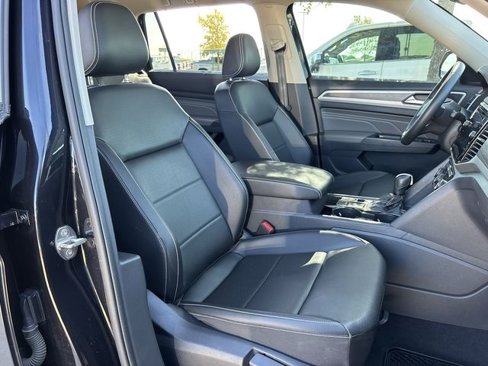 Used 2023 Volkswagen Atlas SE w/ Black Wheel Package image 25
