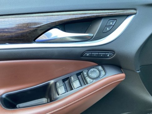 Used 2020 Buick Enclave Avenir w/ Avenir Technology Package image 13