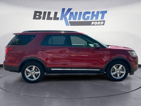 Used 2018 Ford Explorer XLT image 6