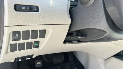 Used 2018 Nissan Rogue Sport SV image 17