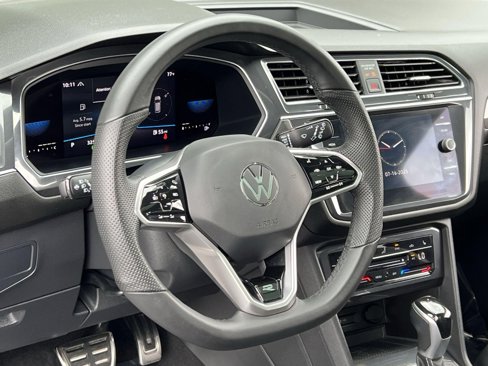 Used 2022 Volkswagen Tiguan SE R-Line image 14