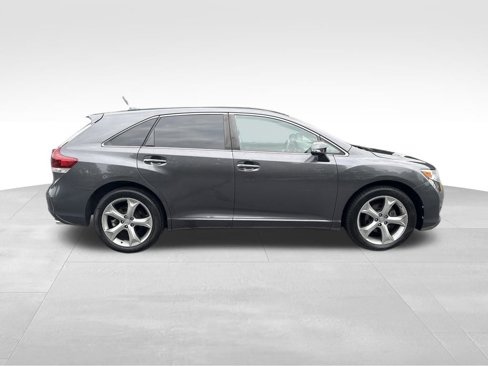 Used 2015 Toyota Venza XLE image 6