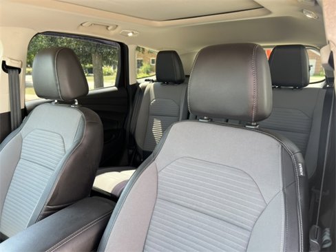 Used 2017 Ford Escape Titanium image 15