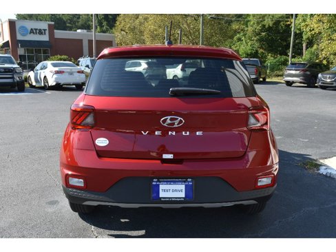 New 2025 Hyundai Venue SE image 4