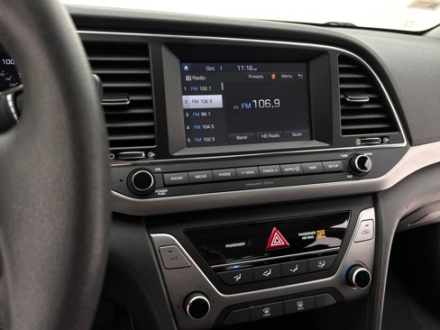 Used 2018 Hyundai Elantra SEL image 3
