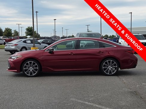 Used 2019 Toyota Avalon XSE image 3