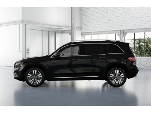 Used 2025 Mercedes-Benz GLB 250 4MATIC image 13
