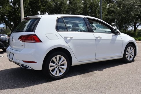 Used 2018 Volkswagen Golf SE image 7