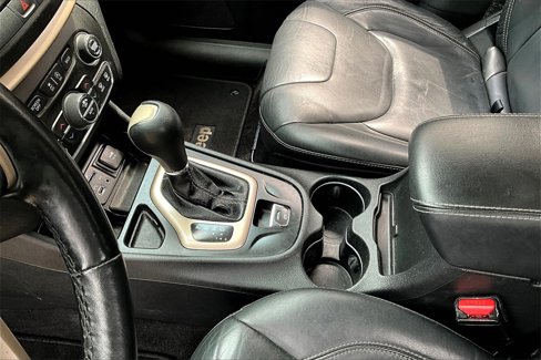 Used 2015 Jeep Cherokee Limited image 17
