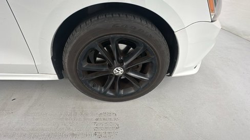Used 2016 Volkswagen Jetta S image 9