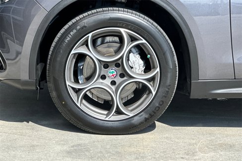 Used 2018 Alfa Romeo Stelvio Sport w/ Cold Weather Package image 32