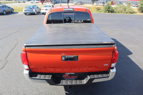 Used 2016 Toyota Tacoma TRD Off-Road image 7