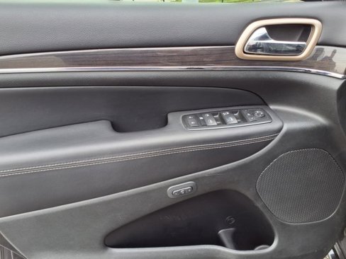 Used 2015 Jeep Grand Cherokee Overland w/ Advanced Technology Group image 6