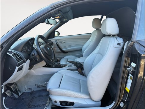 Used 2008 BMW 135i Convertible image 9