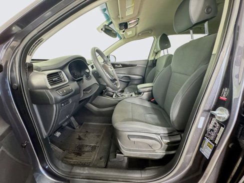 Used 2019 Kia Sorento LX image 22