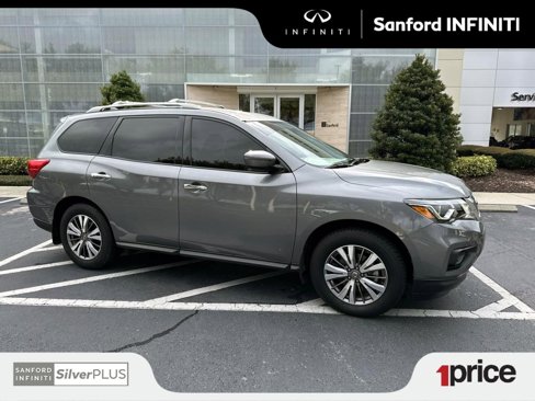 Used 2020 Nissan Pathfinder S image 1
