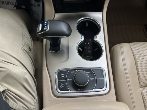 Used 2015 Jeep Grand Cherokee Limited w/ Luxury Group II image 43