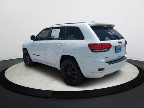 Used 2020 Jeep Grand Cherokee Altitude image 6