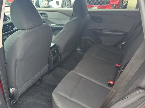 Used 2023 Nissan Rogue S image 10