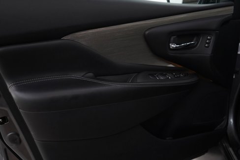 Used 2018 Nissan Murano Platinum image 16