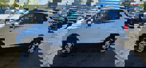 Used 2022 Chevrolet Trax LT w/ LT Convenience Package image 4