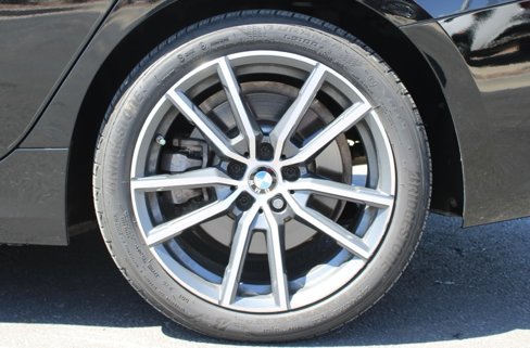 Used 2019 BMW 330i Sedan w/ Premium Package image 12