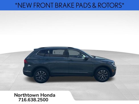 Used 2020 Volkswagen Tiguan SE w/ Panoramic Sunroof Package image 3