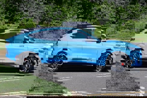 Certified 2022 Ford Mustang Mach-E GT image 4