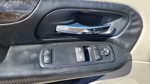 Used 2017 Dodge Grand Caravan SE w/ UConnect Hands-Free Group image 15