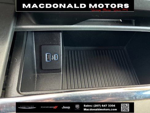 Used 2020 Ford Expedition XLT w/ FX4 Off-Road Package image 27