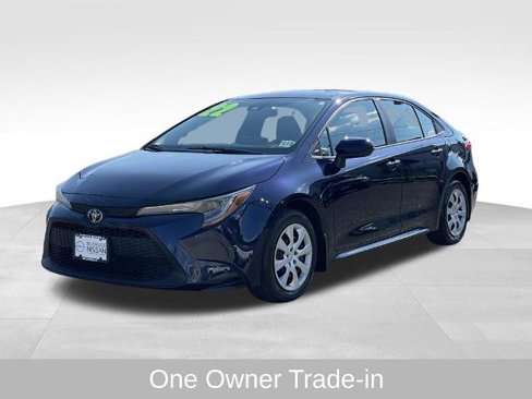 Used 2022 Toyota Corolla LE image 2