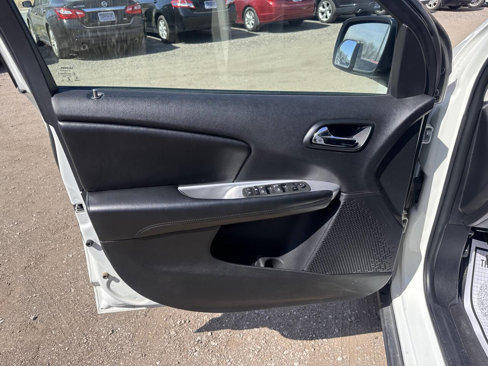 Used 2013 Dodge Journey SXT w/ Flexible Seating Group image 9