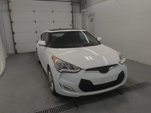 Used 2016 Hyundai Veloster w/ Option Group 03 image 13