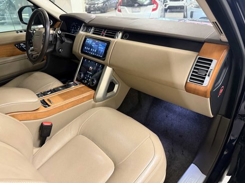 Used 2019 Land Rover Range Rover HSE image 10