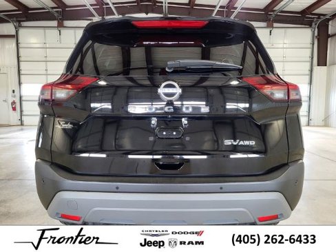Used 2023 Nissan Rogue SV image 4