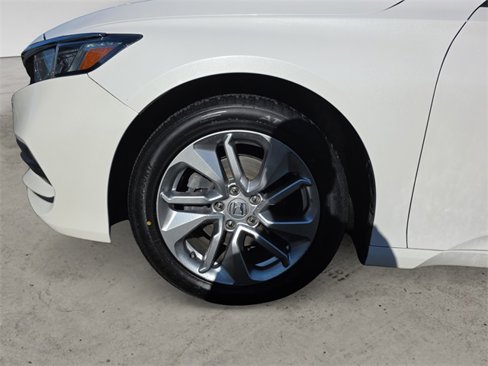 Used 2018 Honda Accord LX image 14