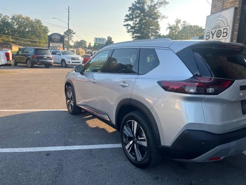 Used 2021 Nissan Rogue SL w/ Premium Package image 3
