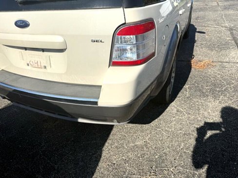 Used 2008 Ford Taurus Limited image 12