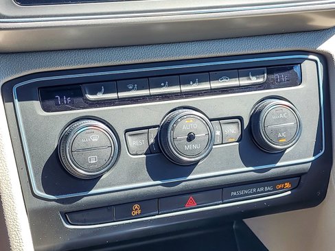 Used 2019 Volkswagen Atlas SE w/ Panoramic Sunroof Package image 16