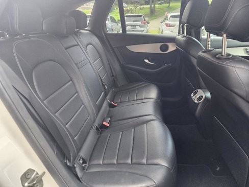 Used 2020 Mercedes-Benz GLC 300 image 8