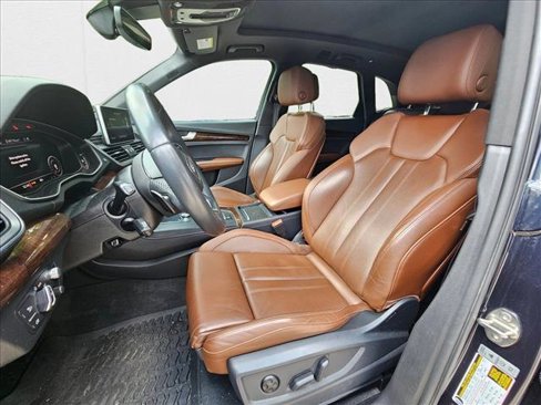 Used 2019 Audi Q5 Prestige w/ Prestige Package image 12