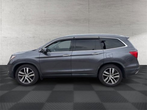 Used 2016 Honda Pilot Touring image 4