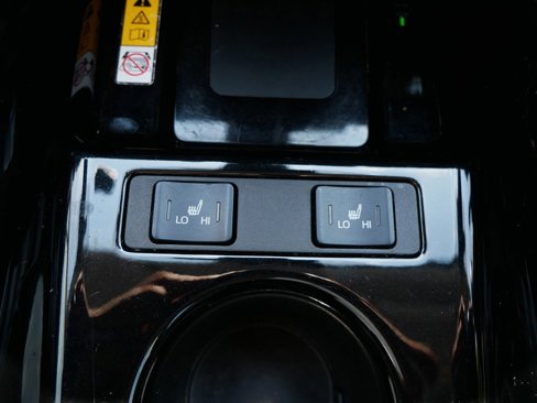 Used 2019 Toyota Prius XLE image 19